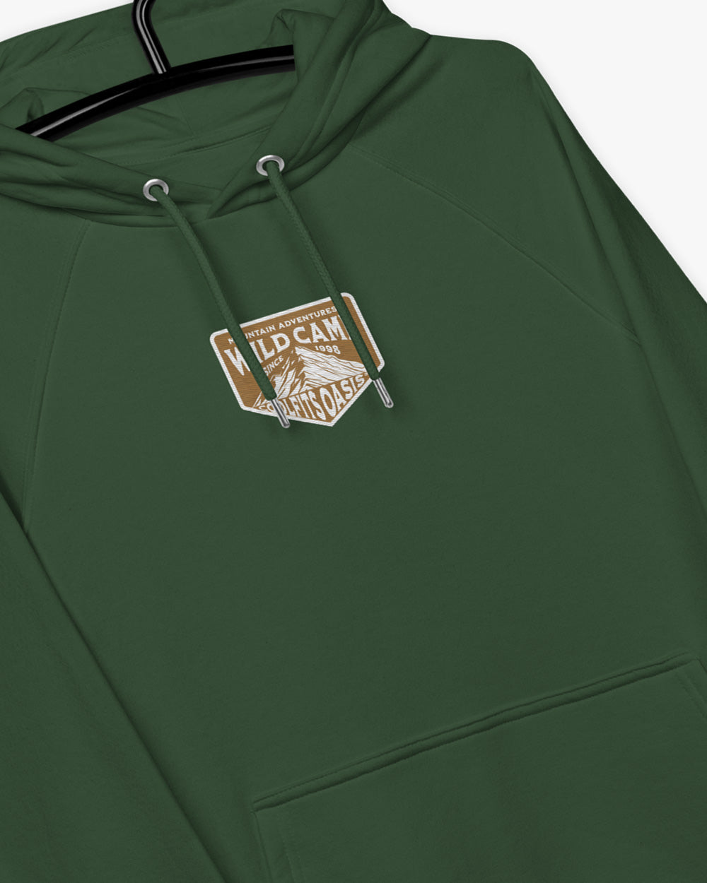 WILD CAMP MOUNTAIN ADVENTURES - Unisex embroidered eco raglan hoodie - bottle green