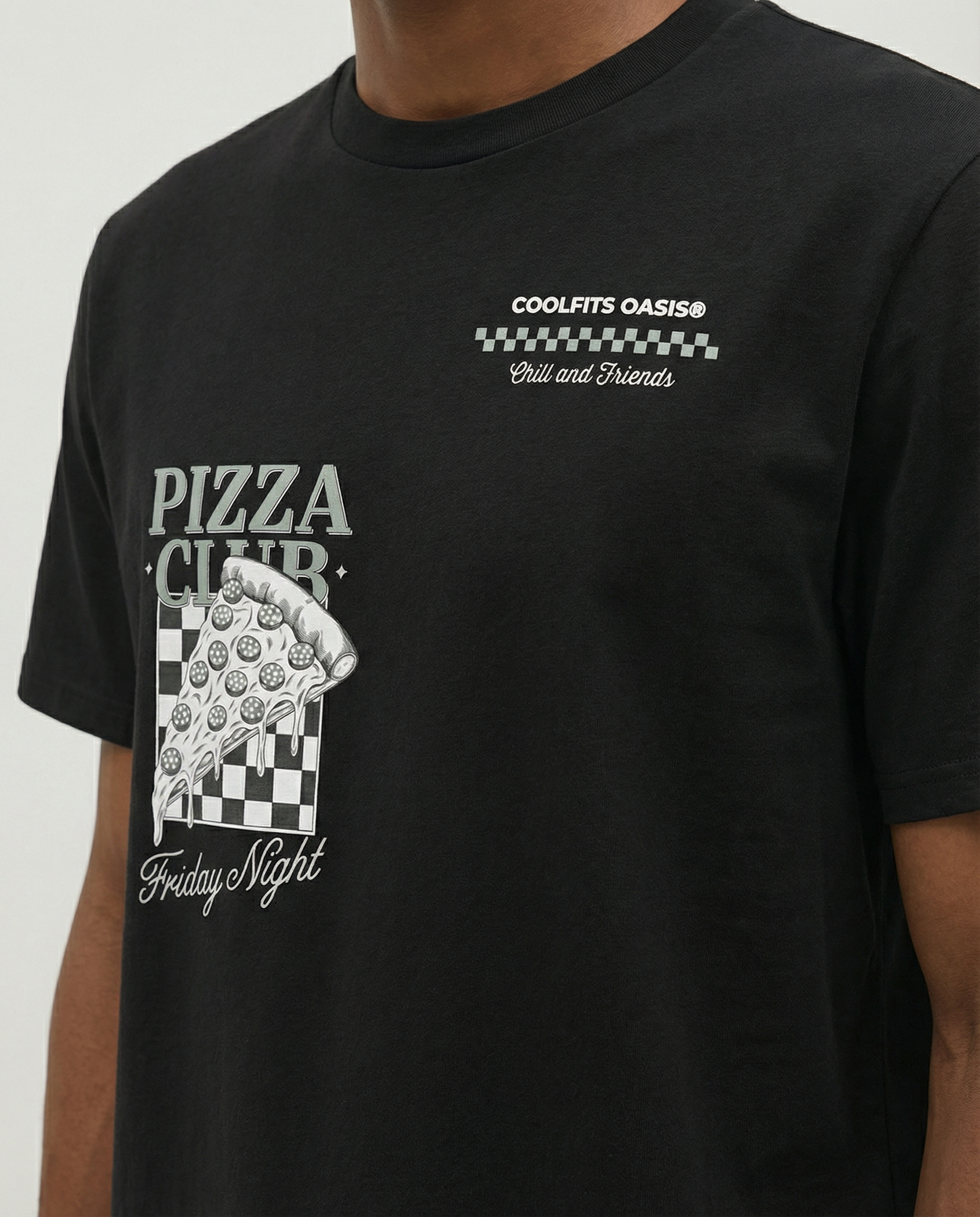 FRIDAY NIGHT PIZZA CLUB - Camiseta unisex de algodón orgánico. Negra.