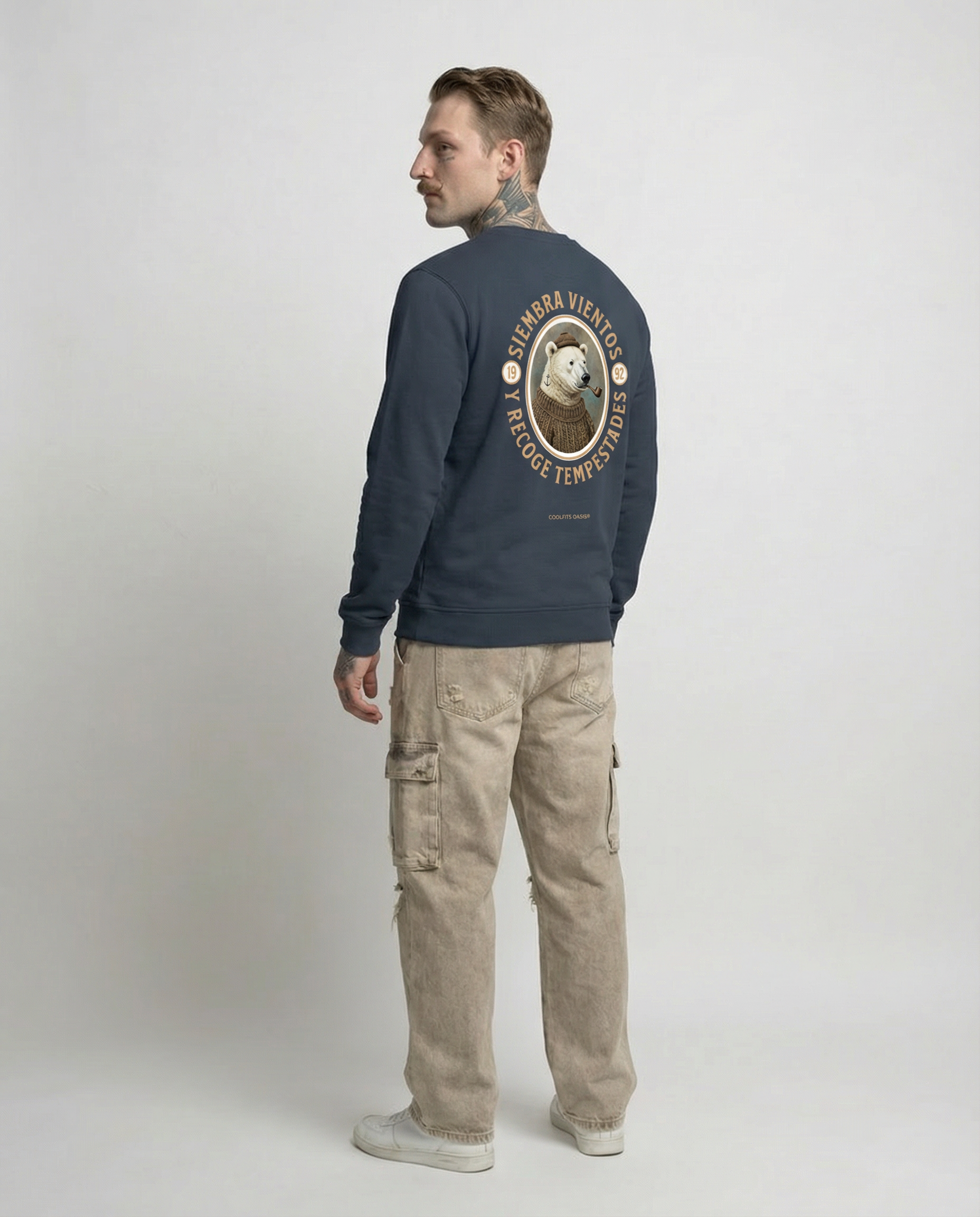 SIEMBRA VIENTOS Y RECOGE TEMPESTADES - Sudadera unisex con bordado orgánico, azul marino lavado