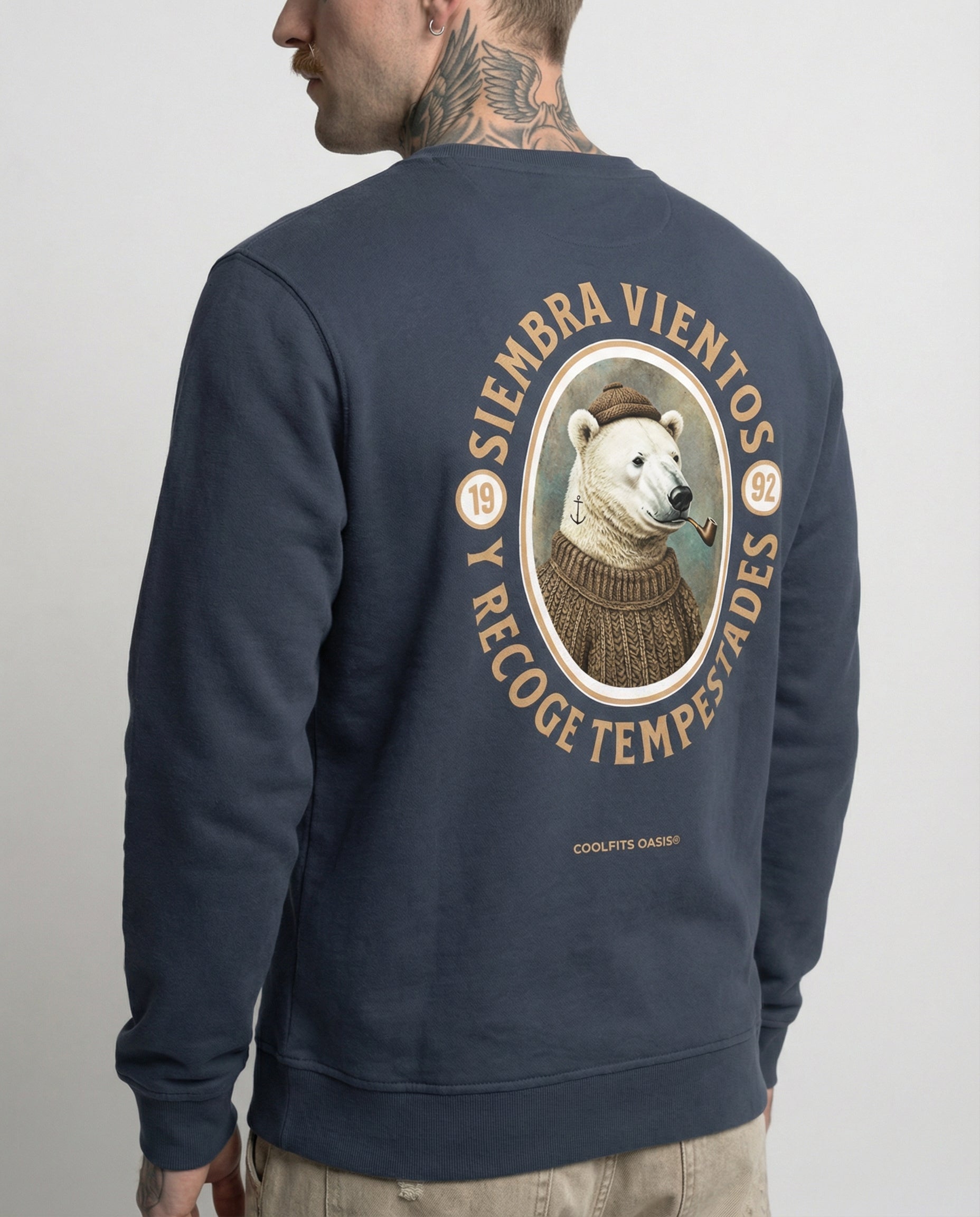 SIEMBRA VIENTOS Y RECOGE TEMPESTADES - Sudadera unisex con bordado orgánico, azul marino lavado